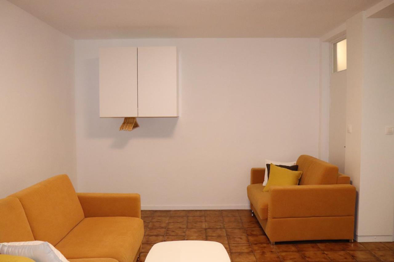 Apartments Zvezdica*** With Garden ザンブラティヤ エクステリア 写真