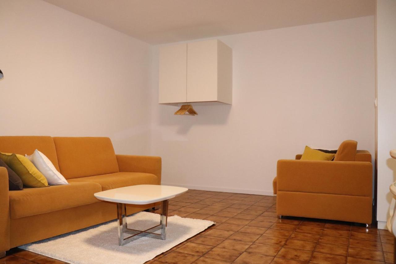 Apartments Zvezdica*** With Garden ザンブラティヤ エクステリア 写真